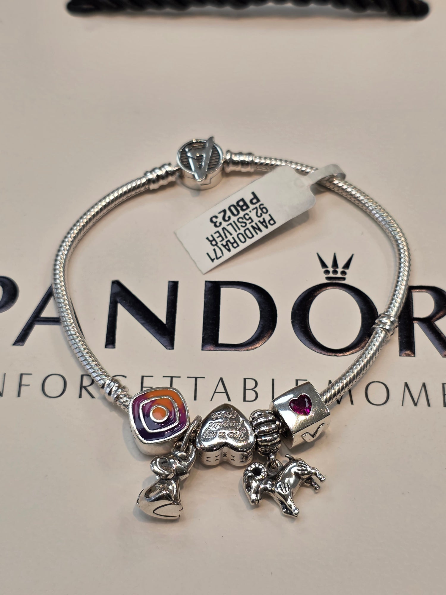 PANDORA BRACELET/5 CHARMS PB023