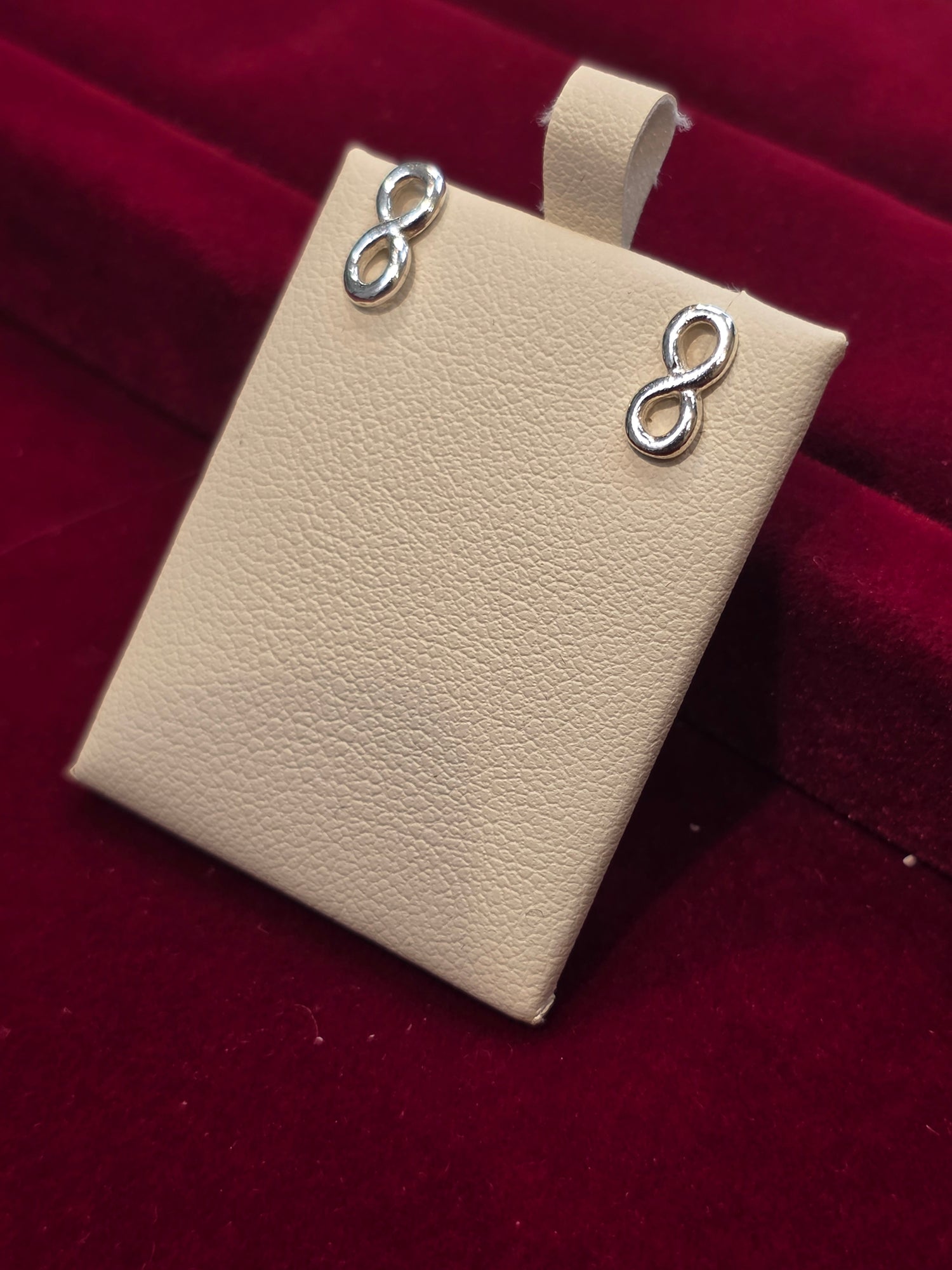 SILVER EARSTUDS GE359