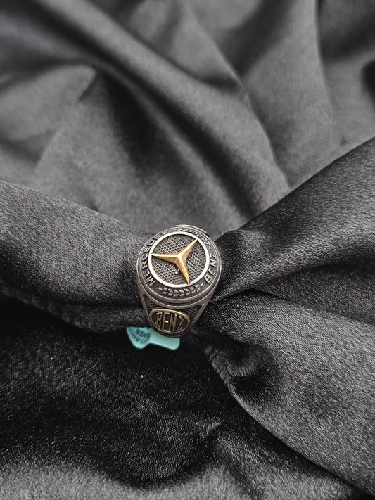 BOYS SILVER RING SIZE 10 BR029