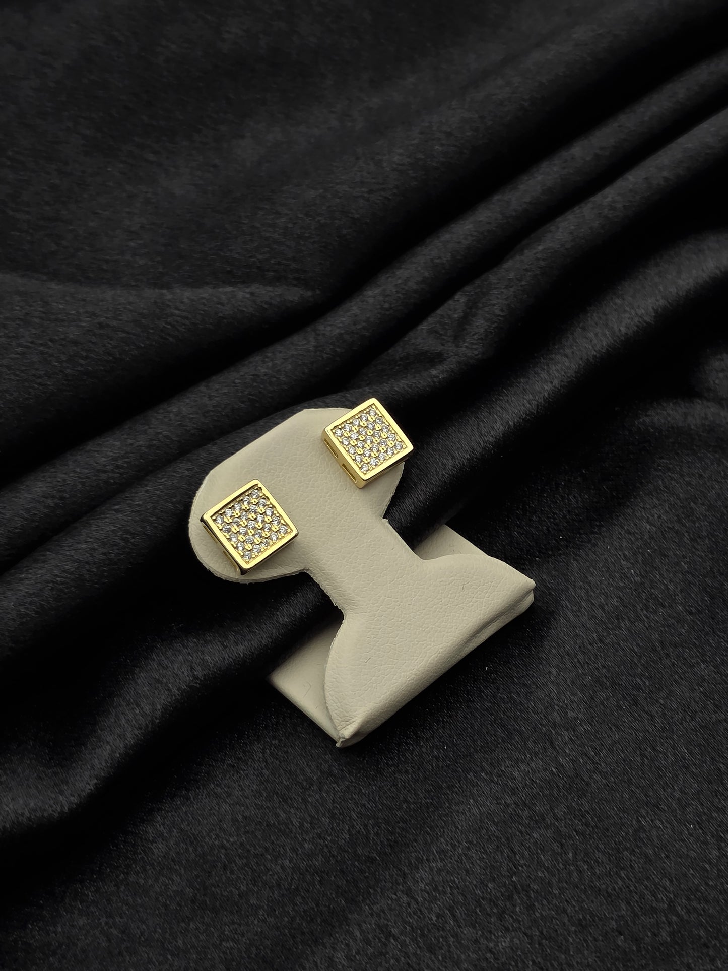 SILVER EAR STUDS GE006