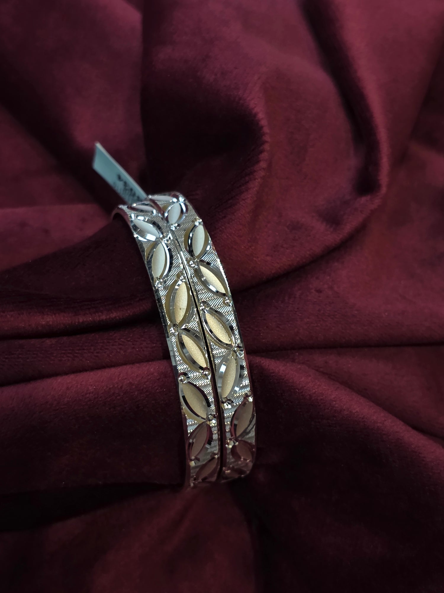 SILVER BANGLES 2.4IN LB034