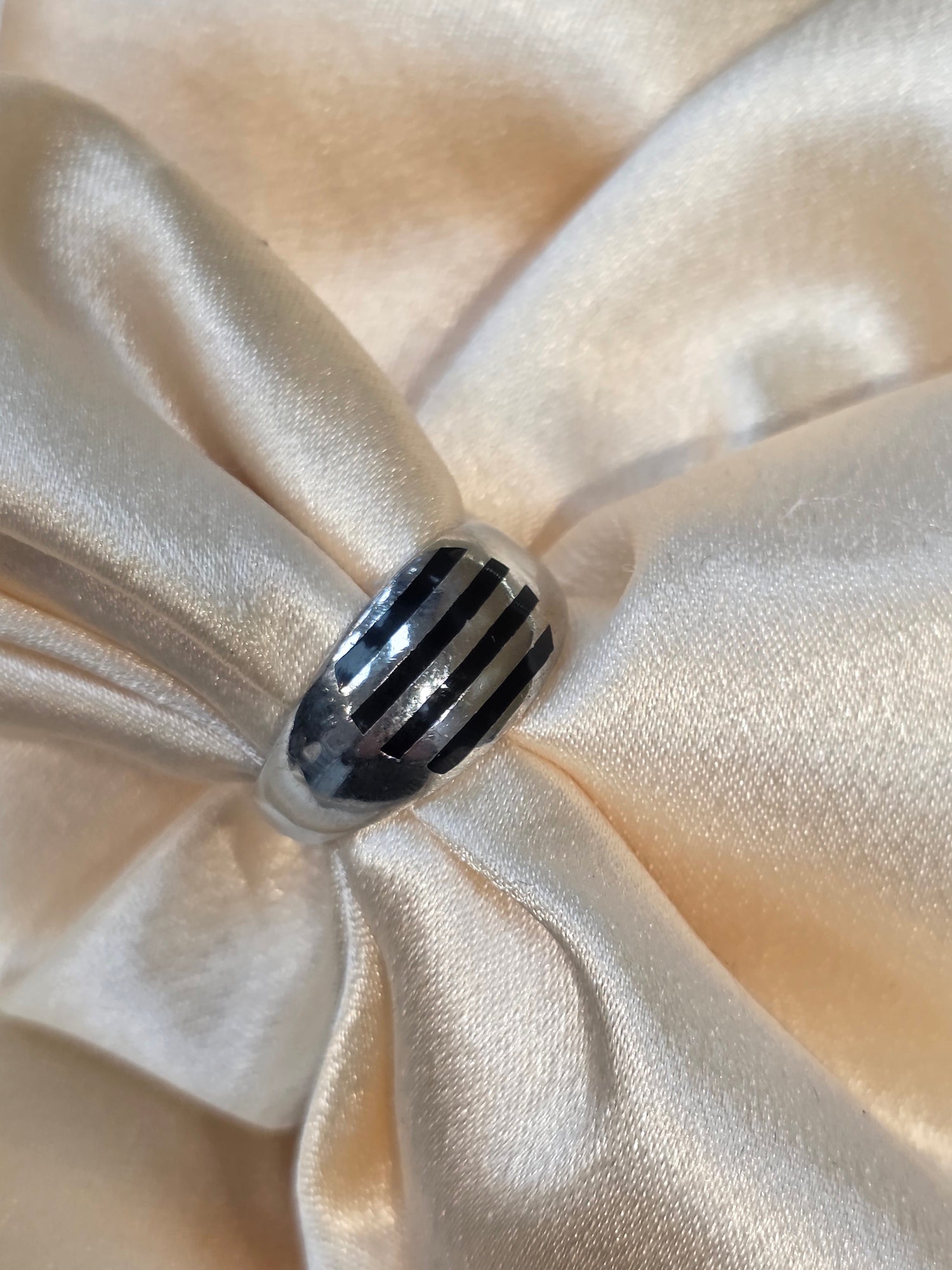 BOYS SILVER RING SIZE 10 BR032