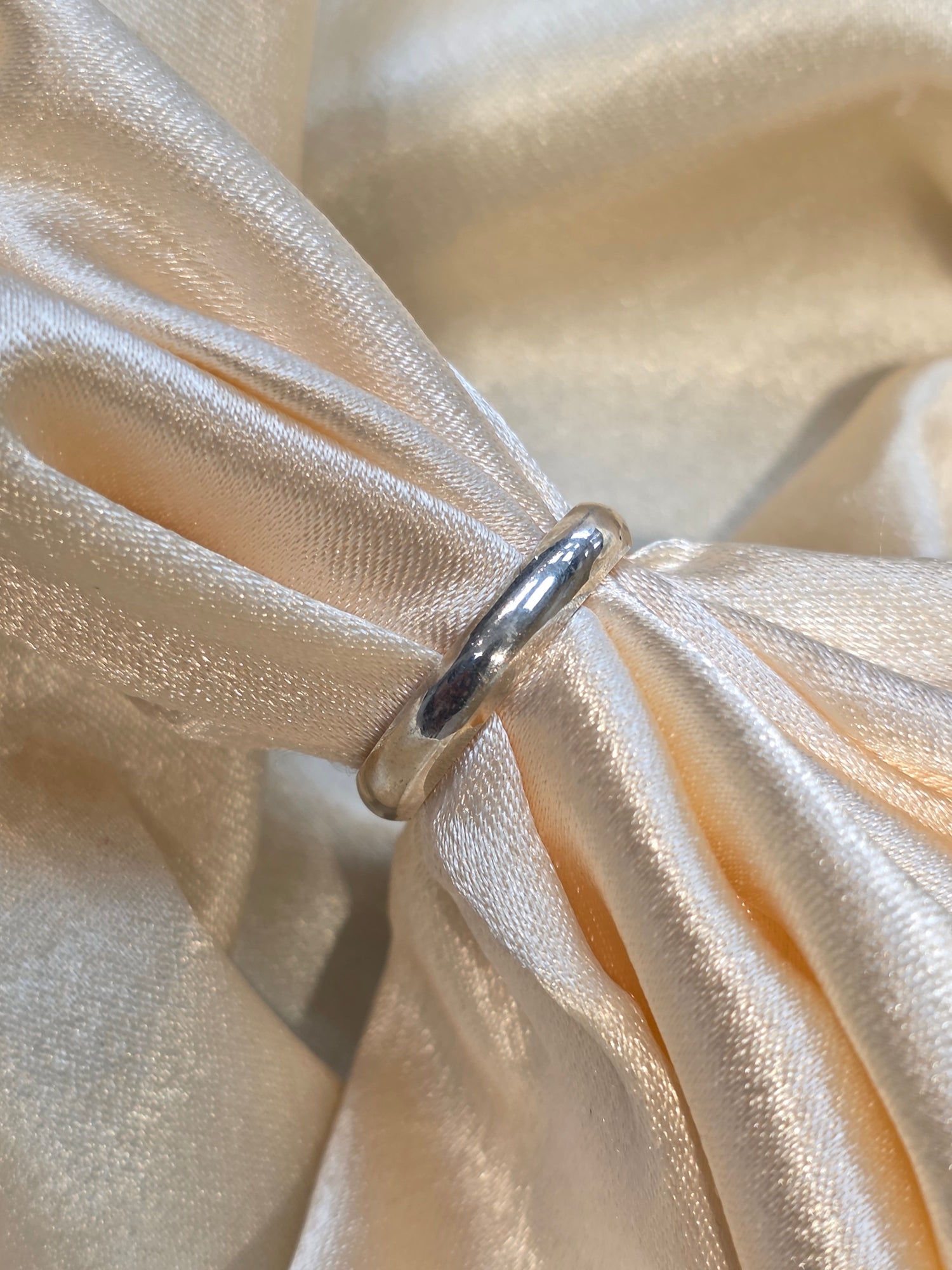 SILVER PLAIN BAND SIZE 7 GR204