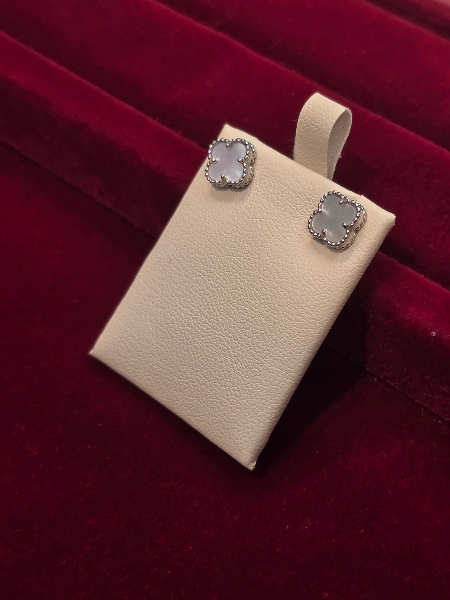 SILVER EARSTUDS GE131