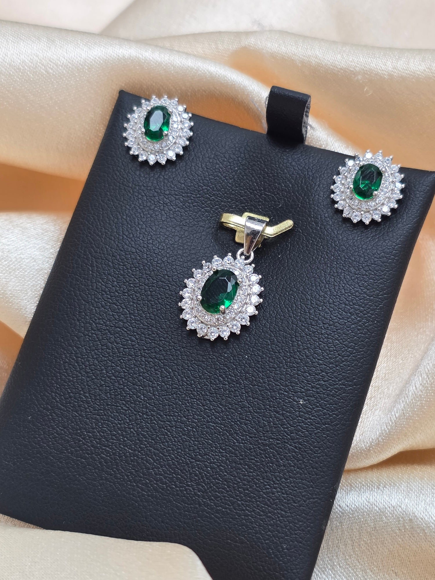 SILVER PENDANT SET PS097