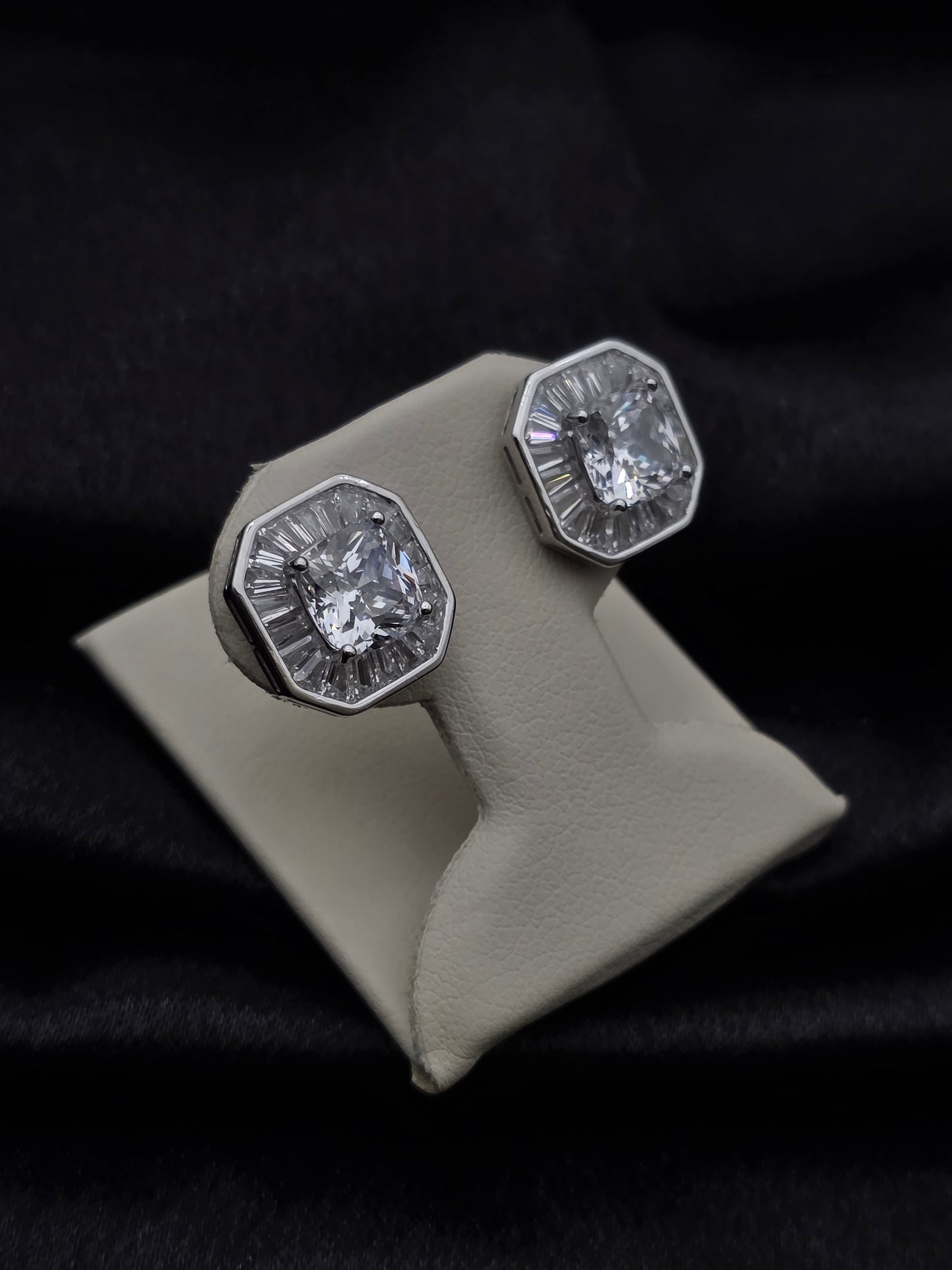 SILVER EAR STUDS GE604