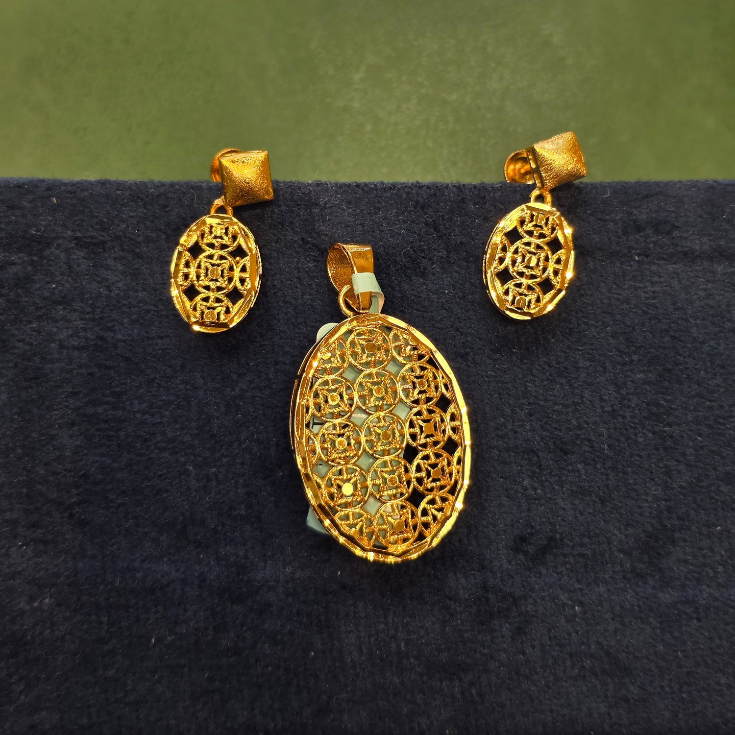 GOLD PLATED PENDANT SET