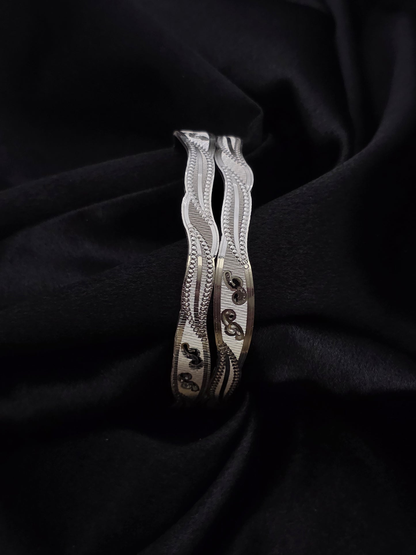 PURE SILVER BANGLES SIZE 2.5 LB032