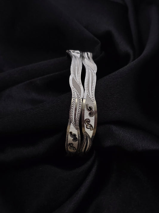 PURE SILVER BANGLES SIZE 2.5 LB032