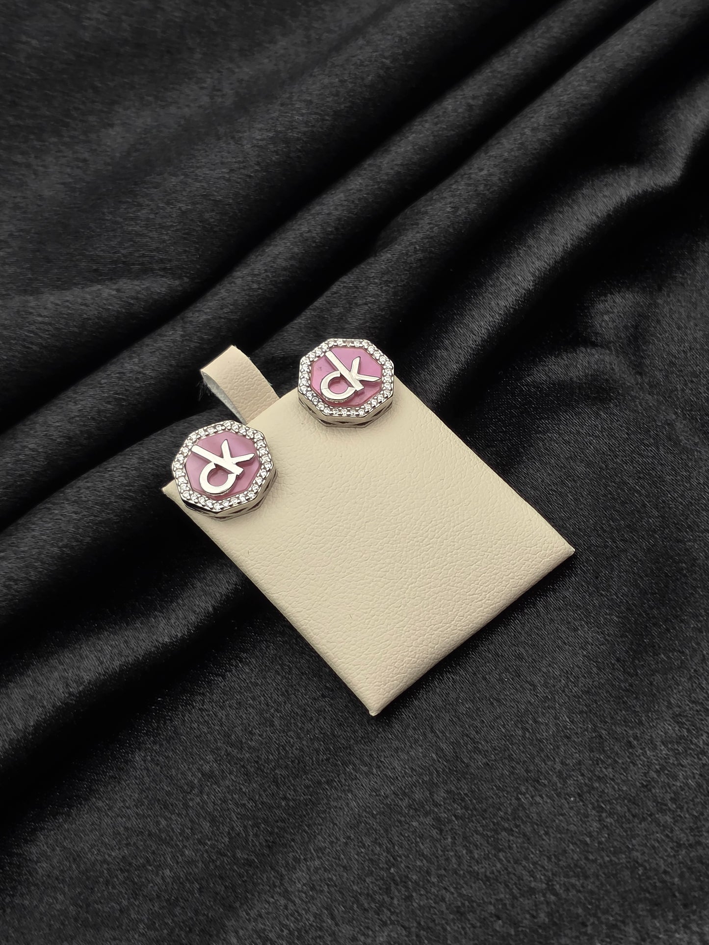 SILVER EAR STUDS GE041