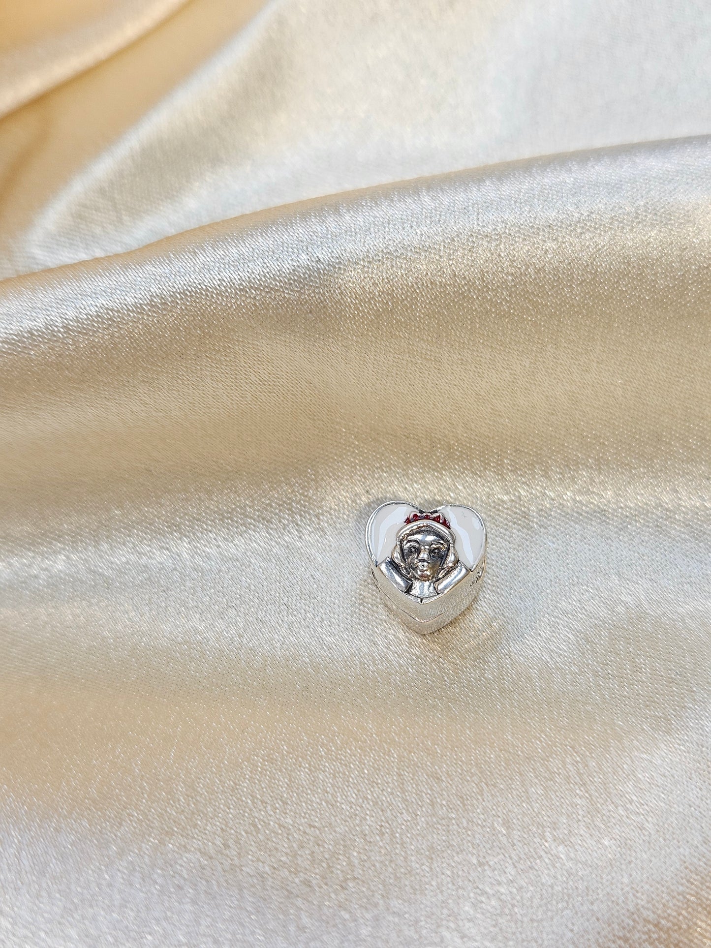 DISNEY SNOW WHITE PANDORA CHARM PC322