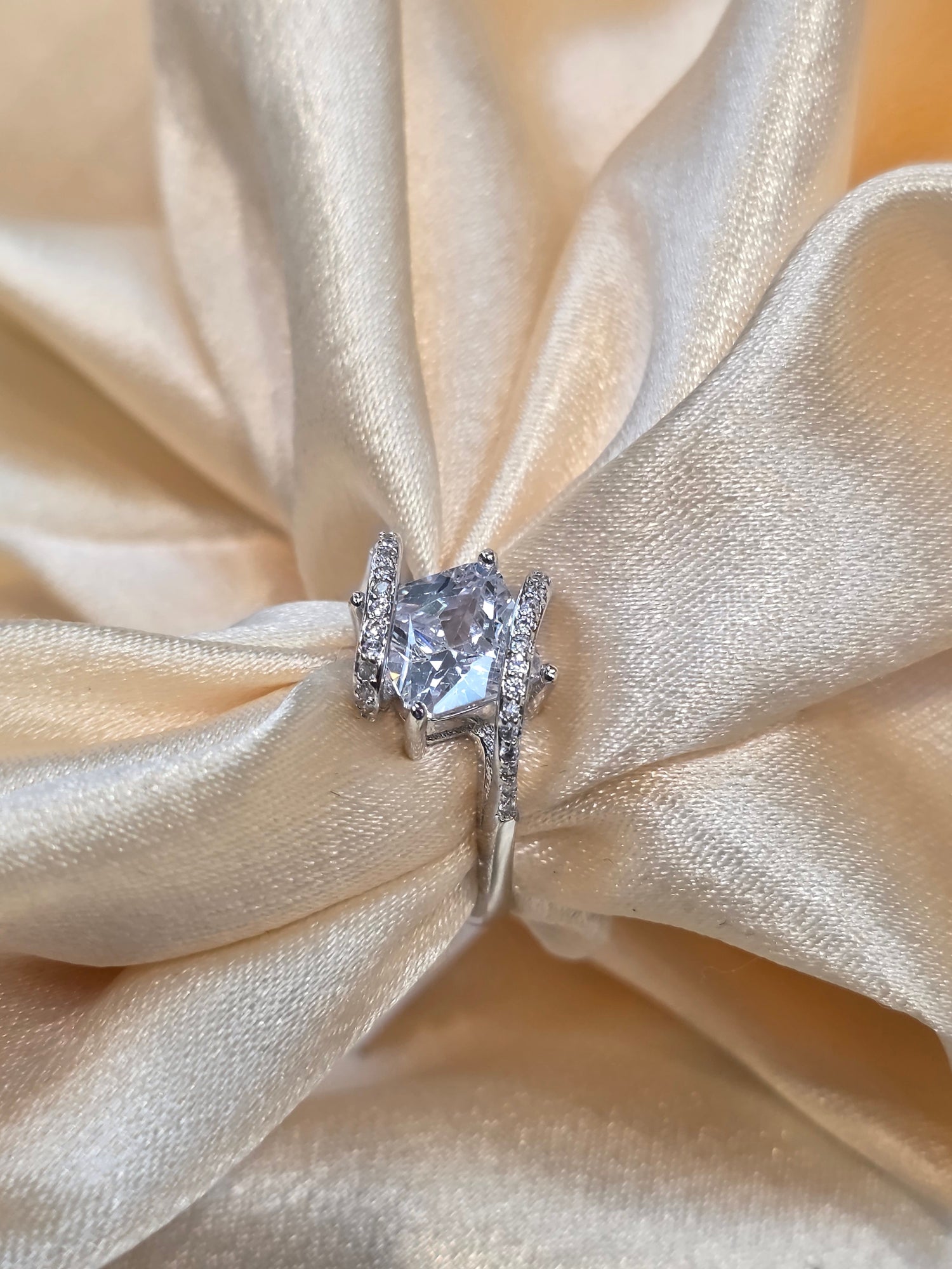 SILVER RING SIZE 8 GR1254