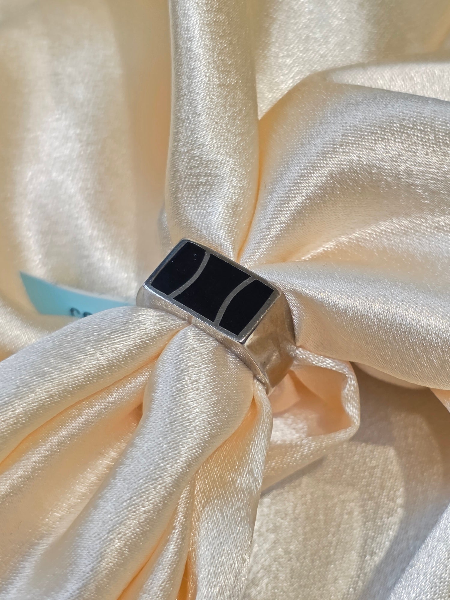BOYS SILVER RING SIZE 8 BR005