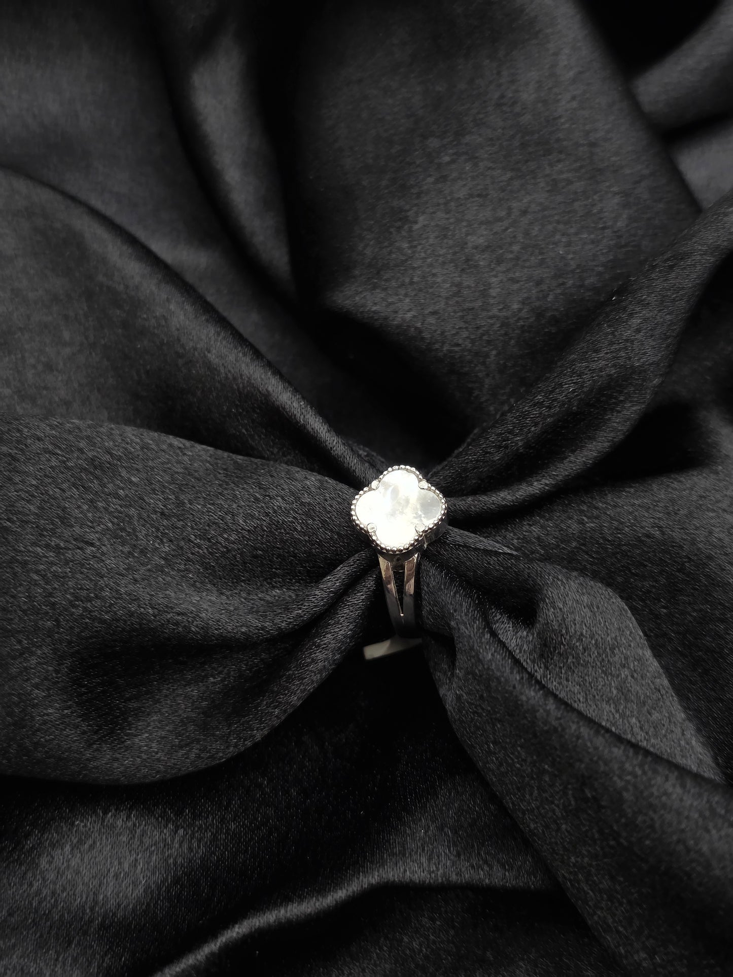 SILVER RING SIZE 8 GR149