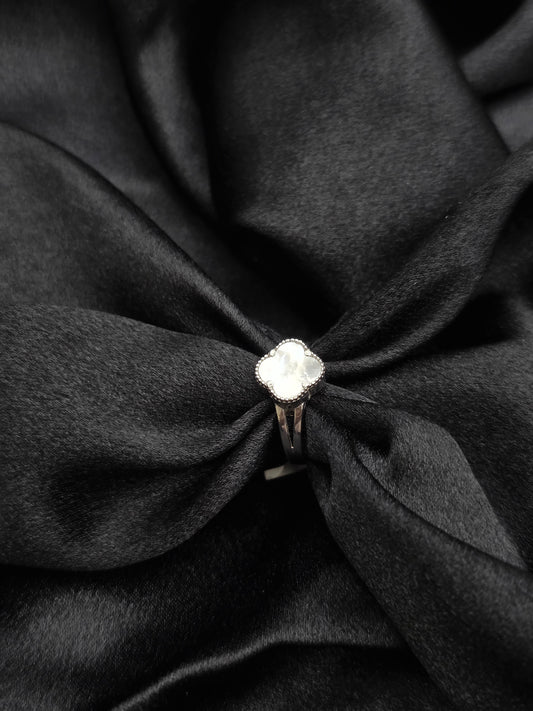 SILVER RING SIZE 8 GR149