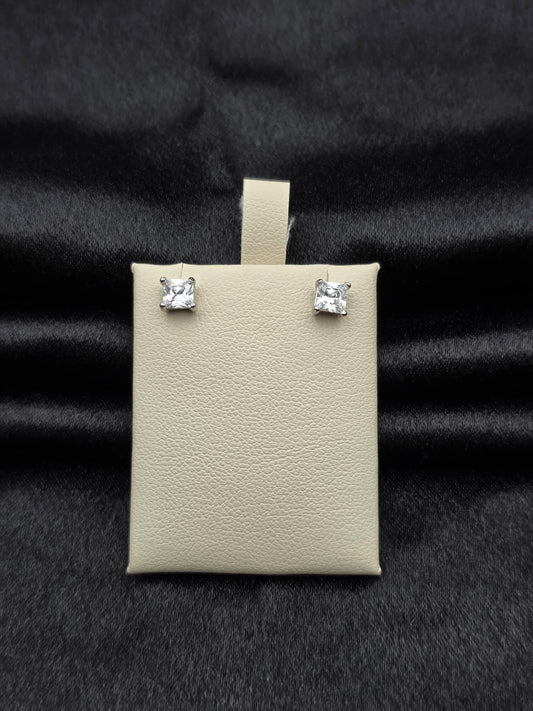SILVER EAR STUDS GE501