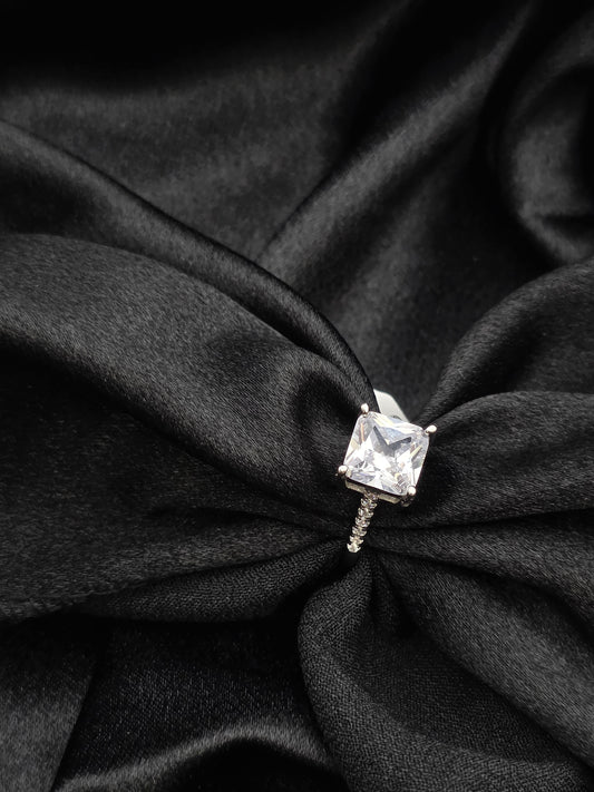 SILVER RING SIZE 7 GR271