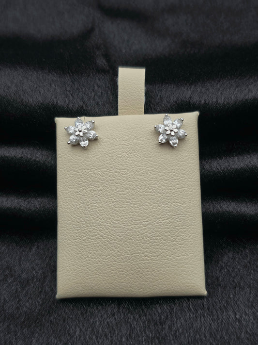SILVER EAR STUDS GE449