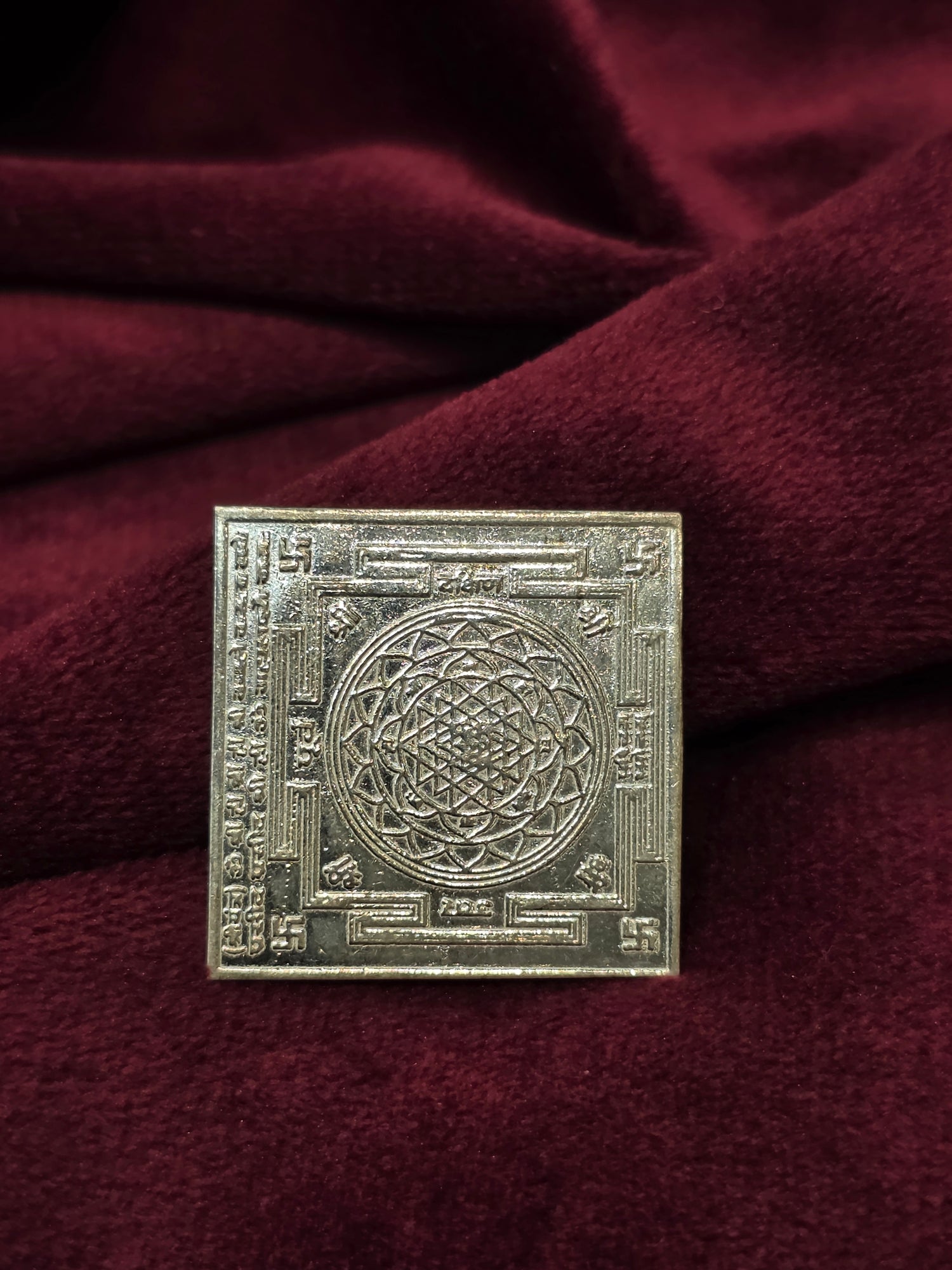 PURE SILVER SRI YANTRA AC116