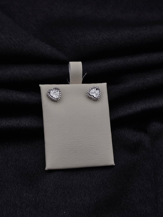 SILVER EAR STUDS GE076