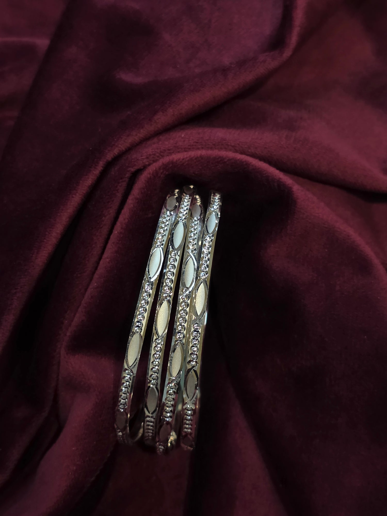 SILVER BANGLES 2.5IN LB018