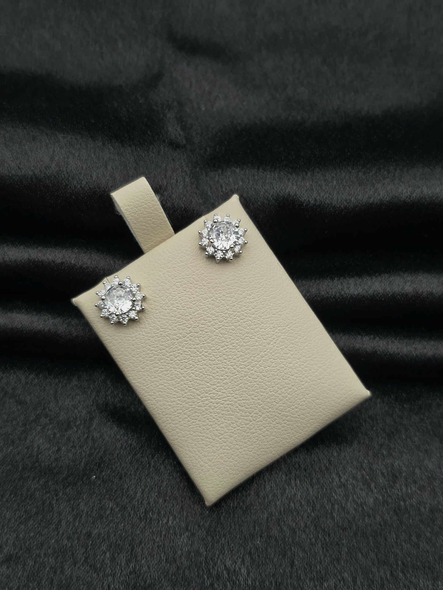 SILVER EAR STUDS GE413