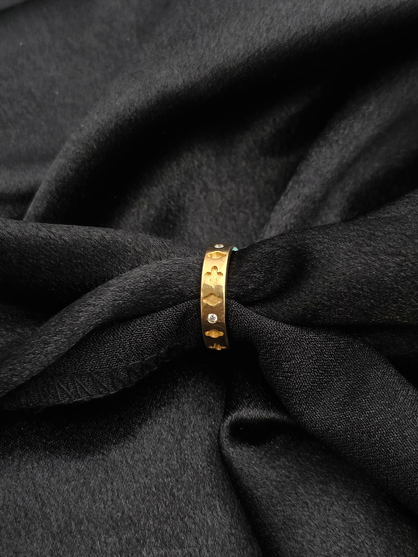 GOLD PLATED BAND SIZE 7 GR467