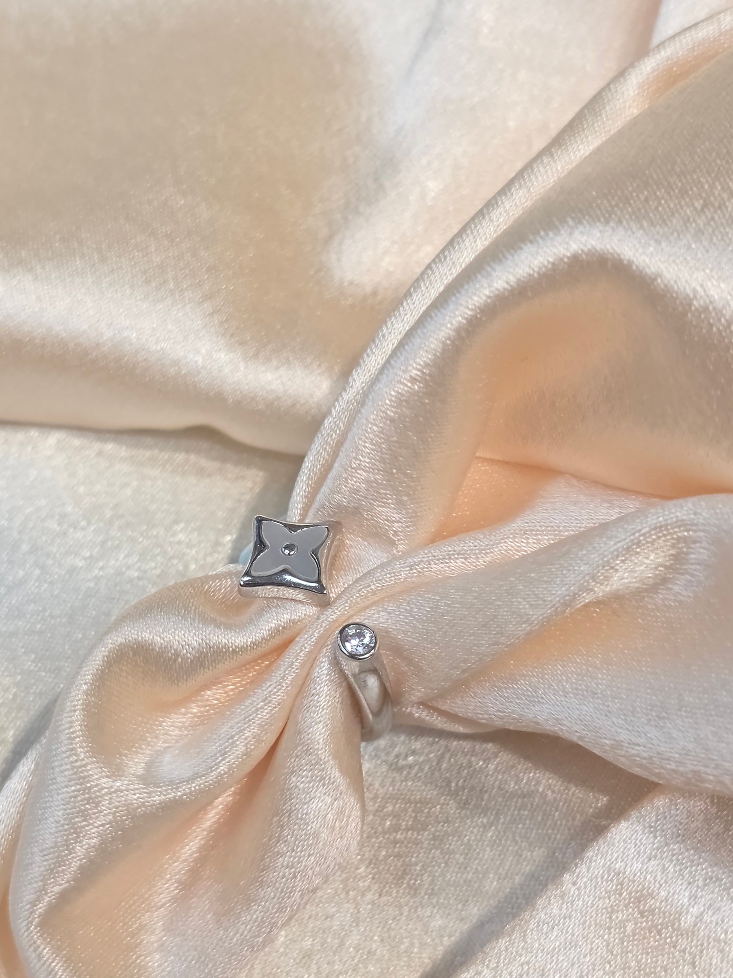 SILVER RING SIZE 7 GR342