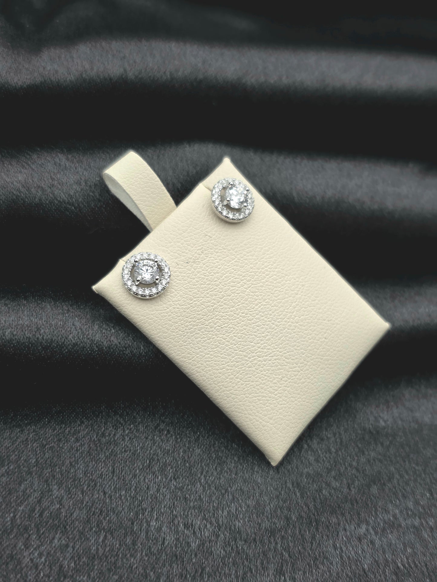SILVER EAR STUDS GE572