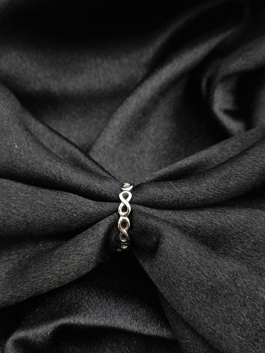 SILVER RING SIZE 7 GR257