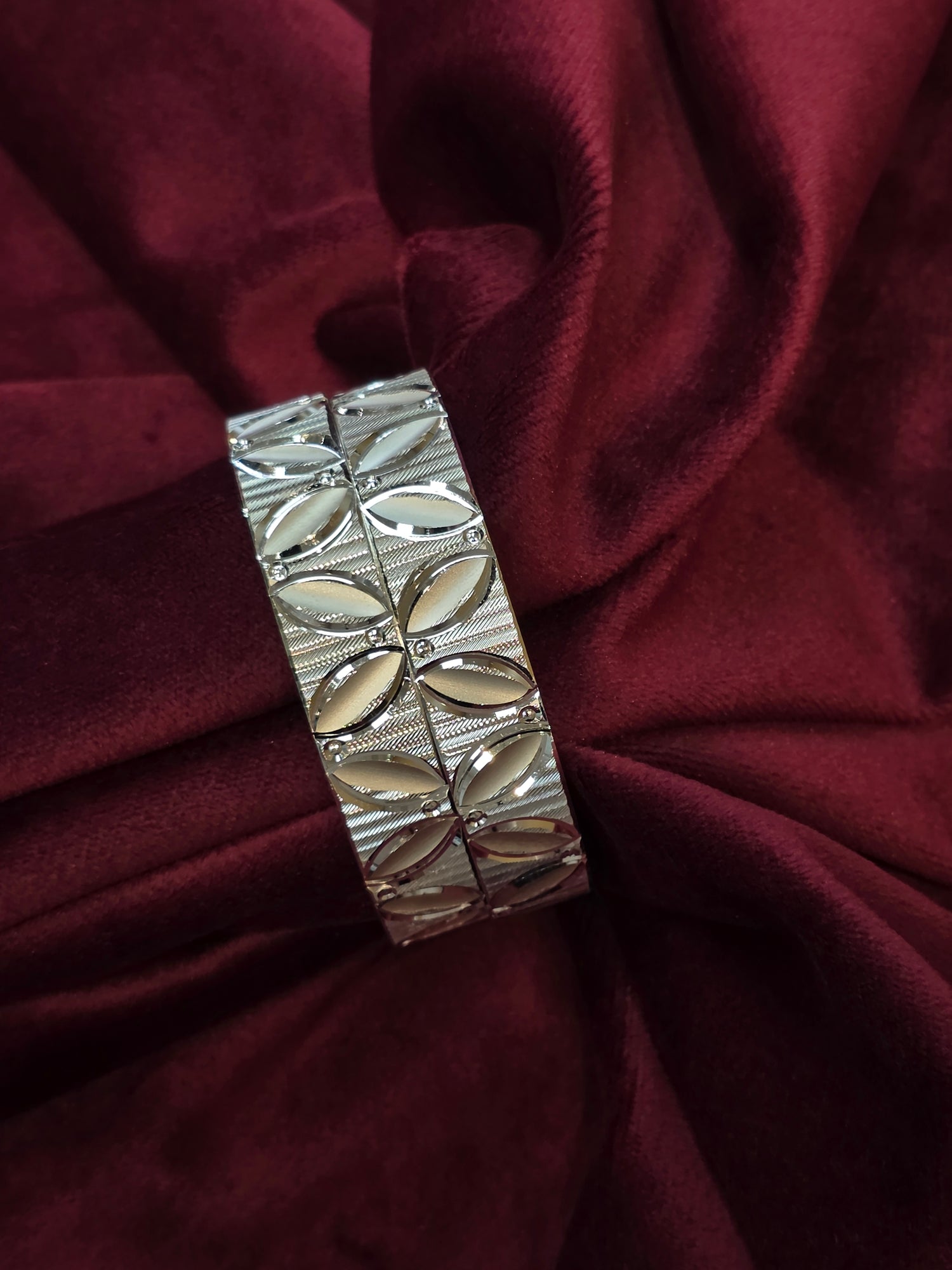 SILVER BANGLES 2.3IN LB001