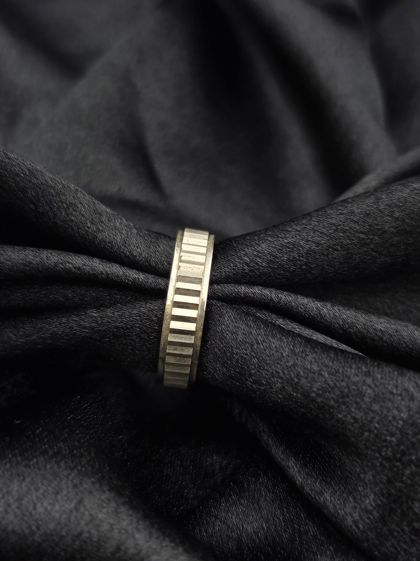 BOYS SILVER BAND SIZE11 BR083