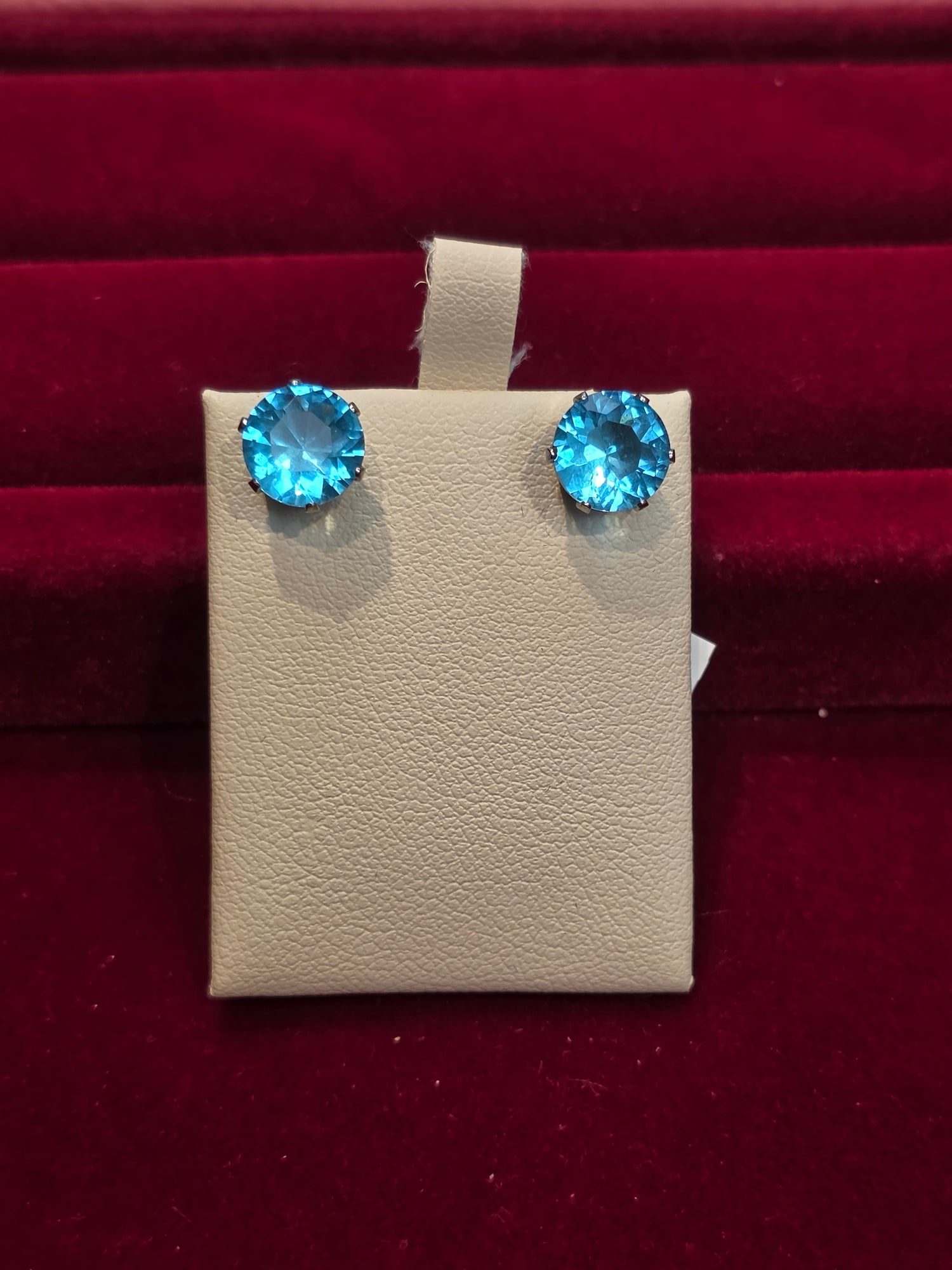 SILVER EARSTUDS GE151