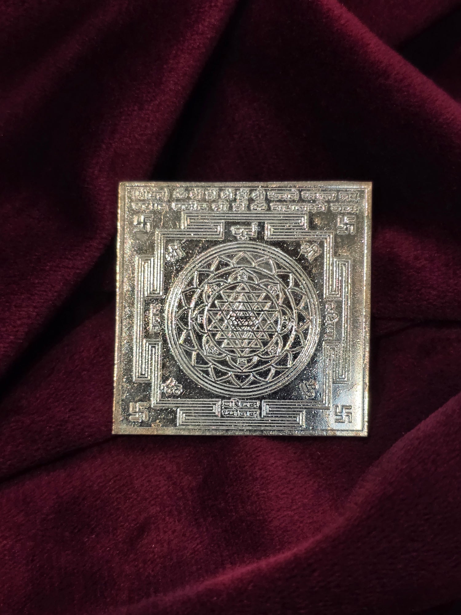 PURE SILVER SRI YANTRA AC118