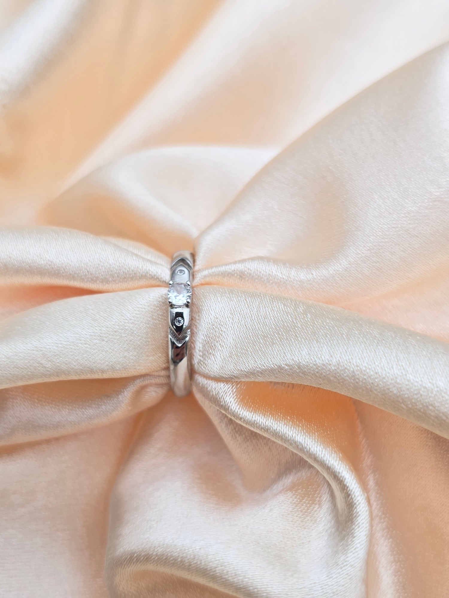 SILVER RING SIZE 6 GR042