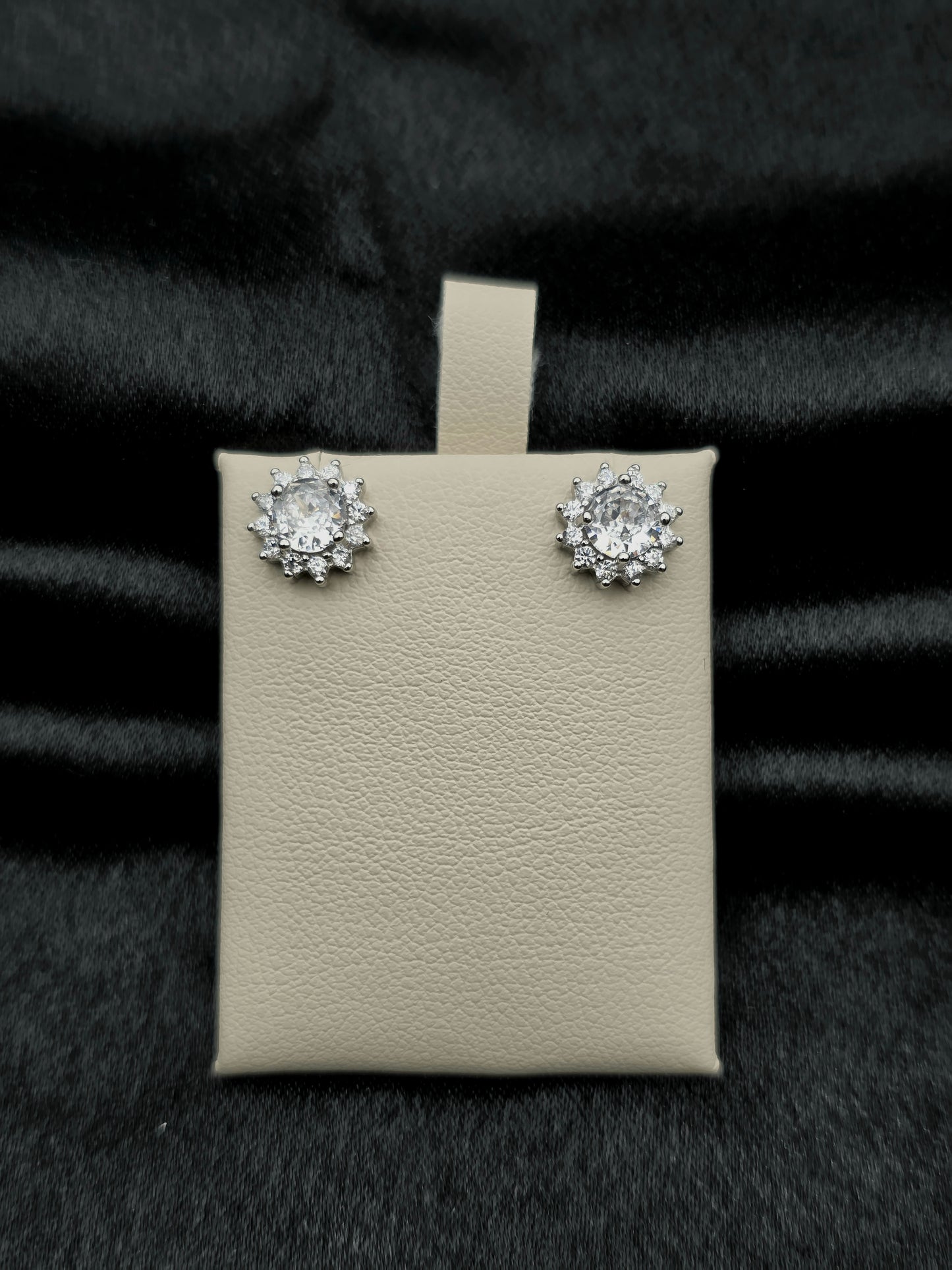 SILVER EAR STUDS GE413