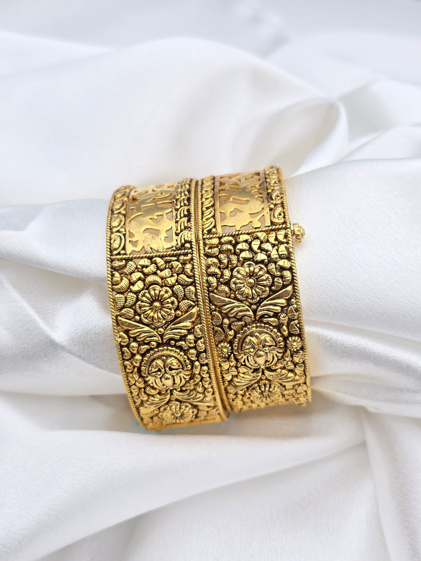 GOLD PLATED BANGLES GPI137
