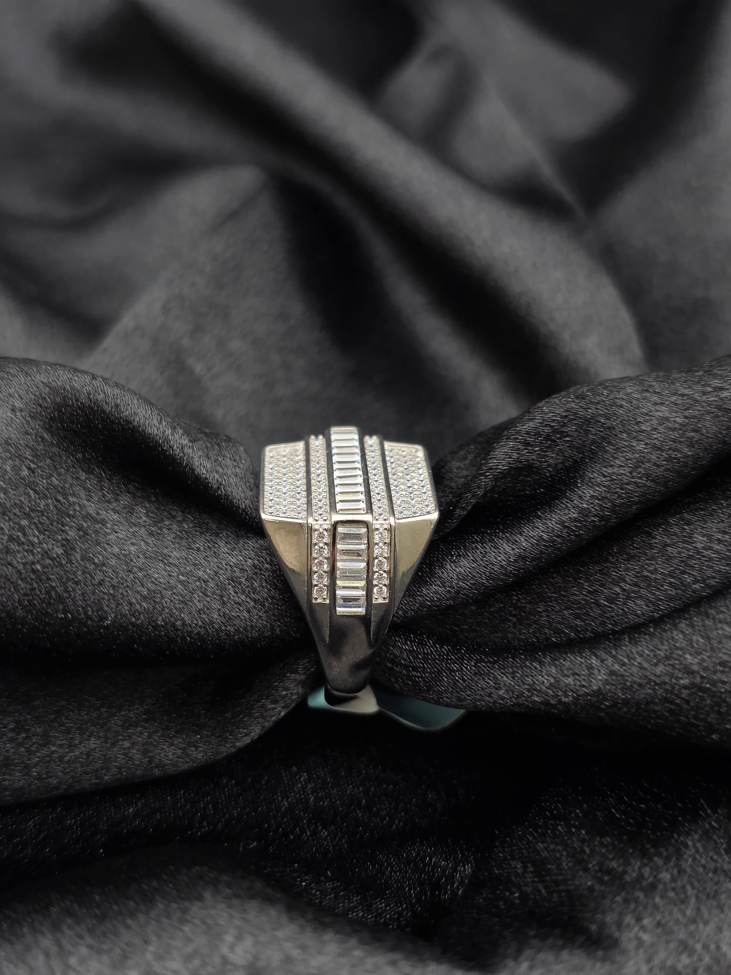 BOYS SILVER RING SIZE 10 BR007