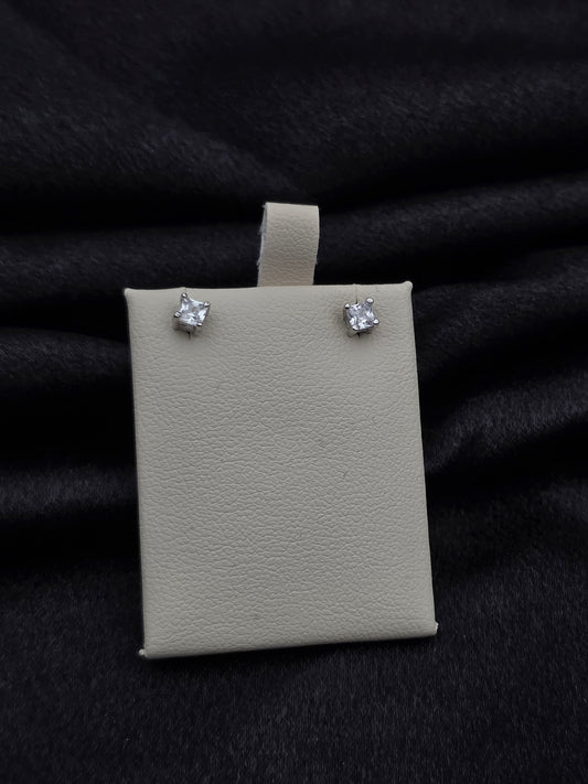 SILVER EAR STUDS GE156