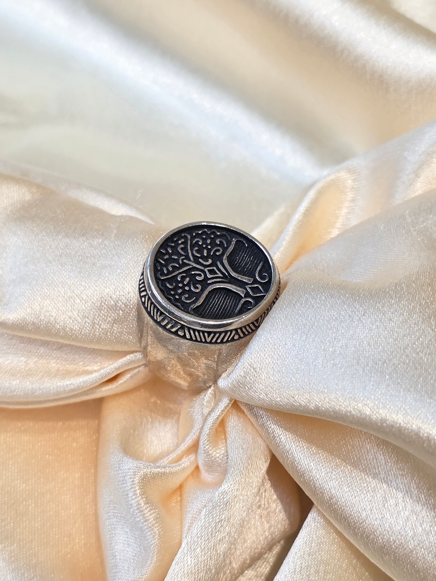 BOYS SILVER RING SIZE 9 BR017