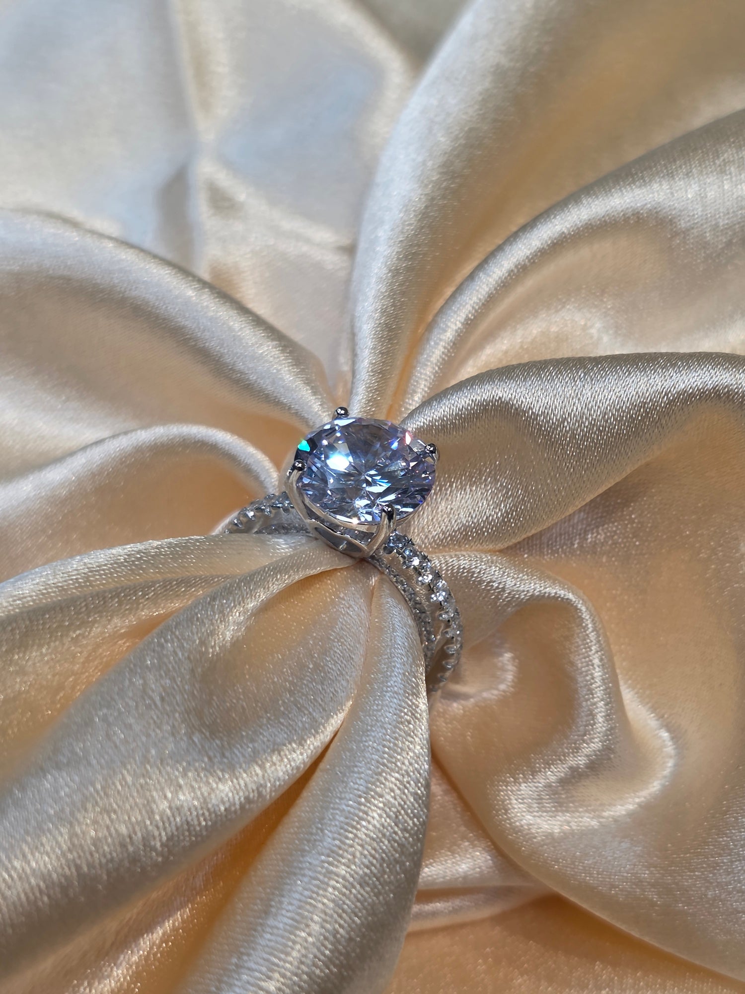 SILVER RING SIZE 8 GR376