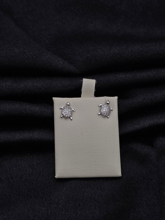 SILVER EAR STUDS GE048