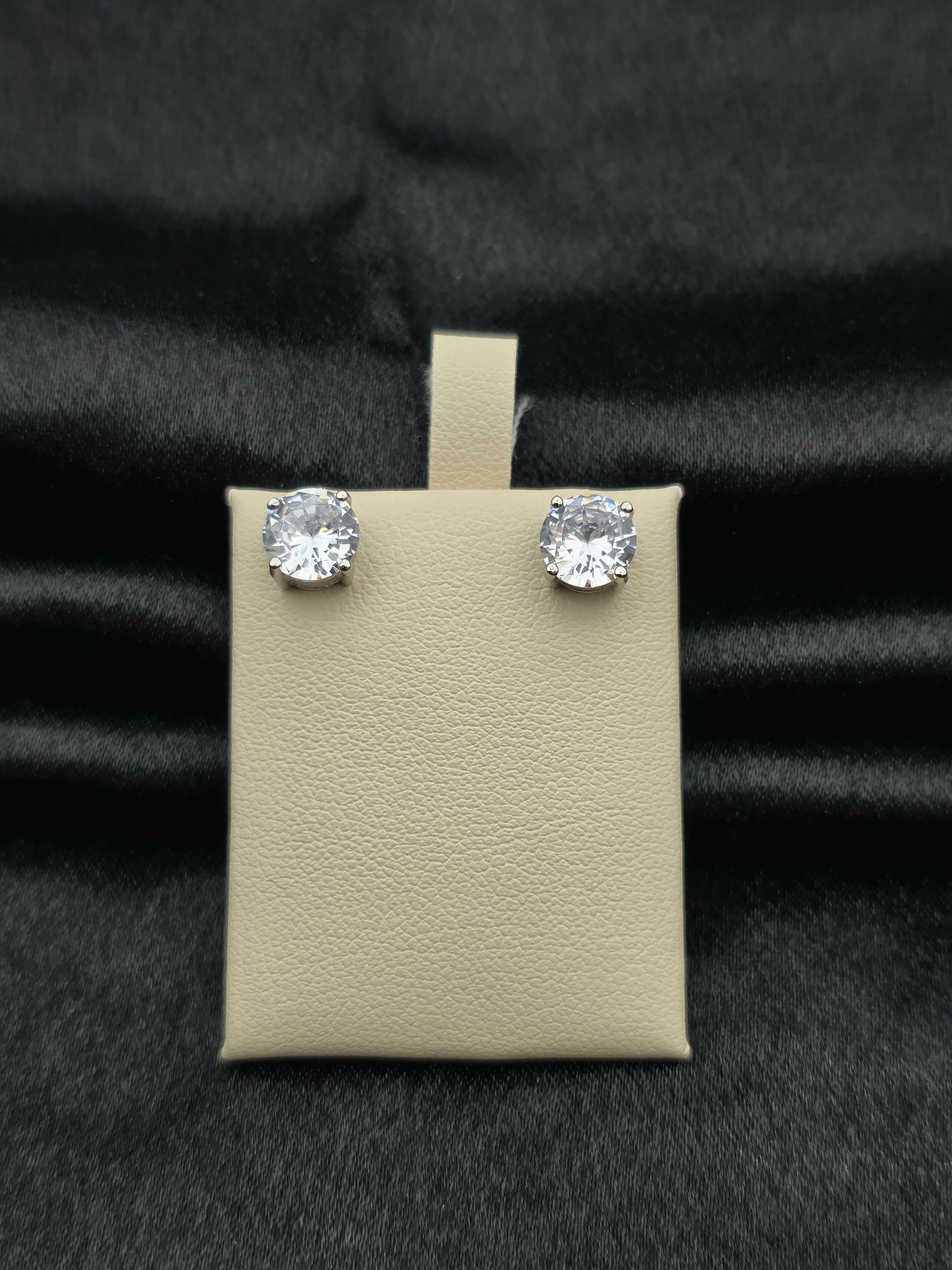 SILVER EAR STUDS GE527