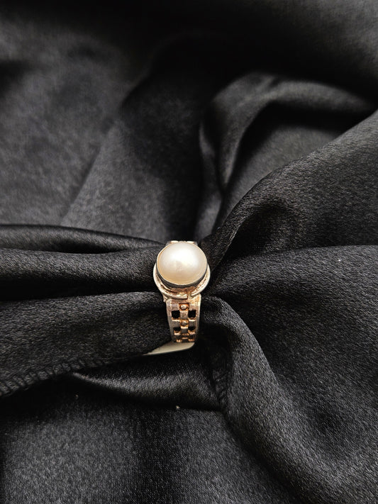 PEARL SILVER RING SIZE 9 GR317