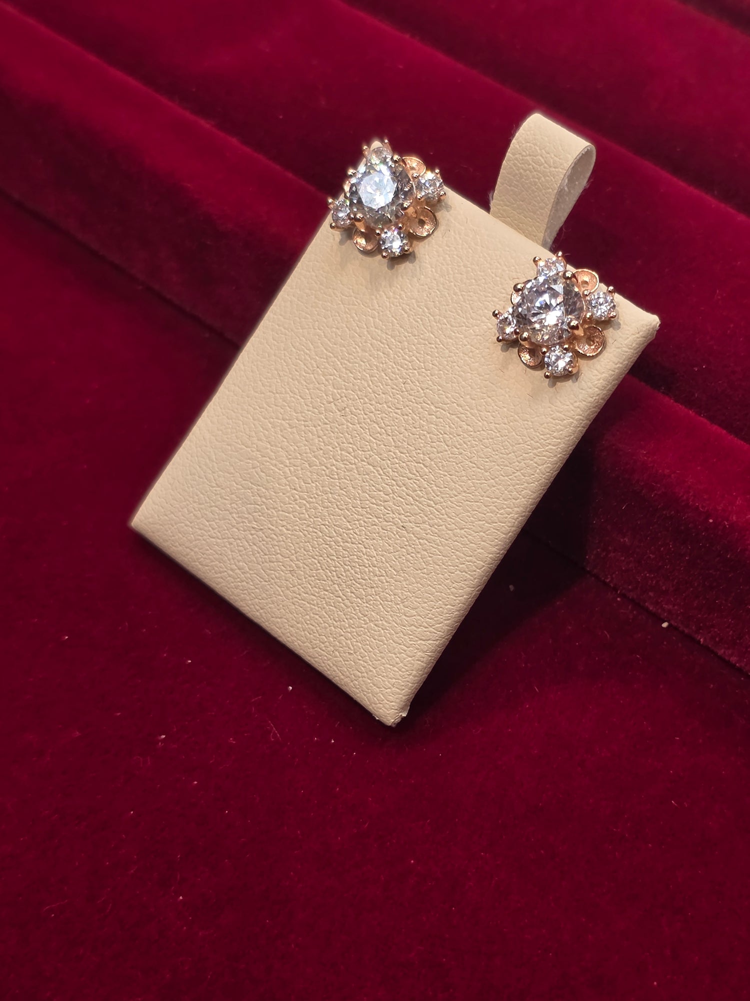 SILVER EARSTUDS GE205