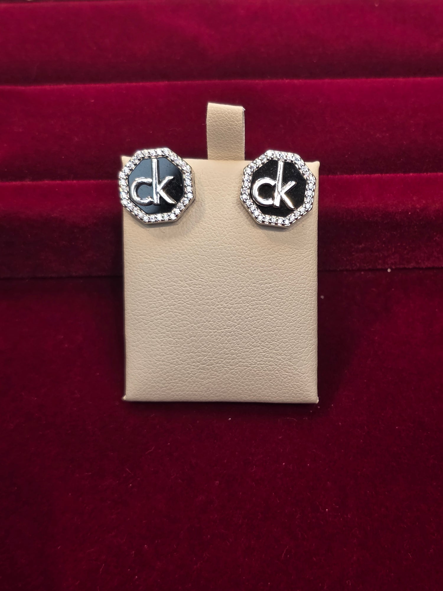 SILVER EARSTUDS GE156