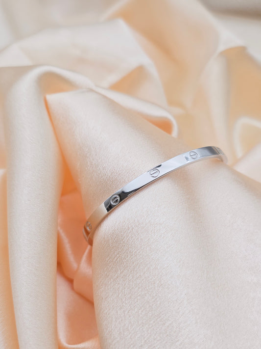 SILVER BANGLE BRACELET GB146