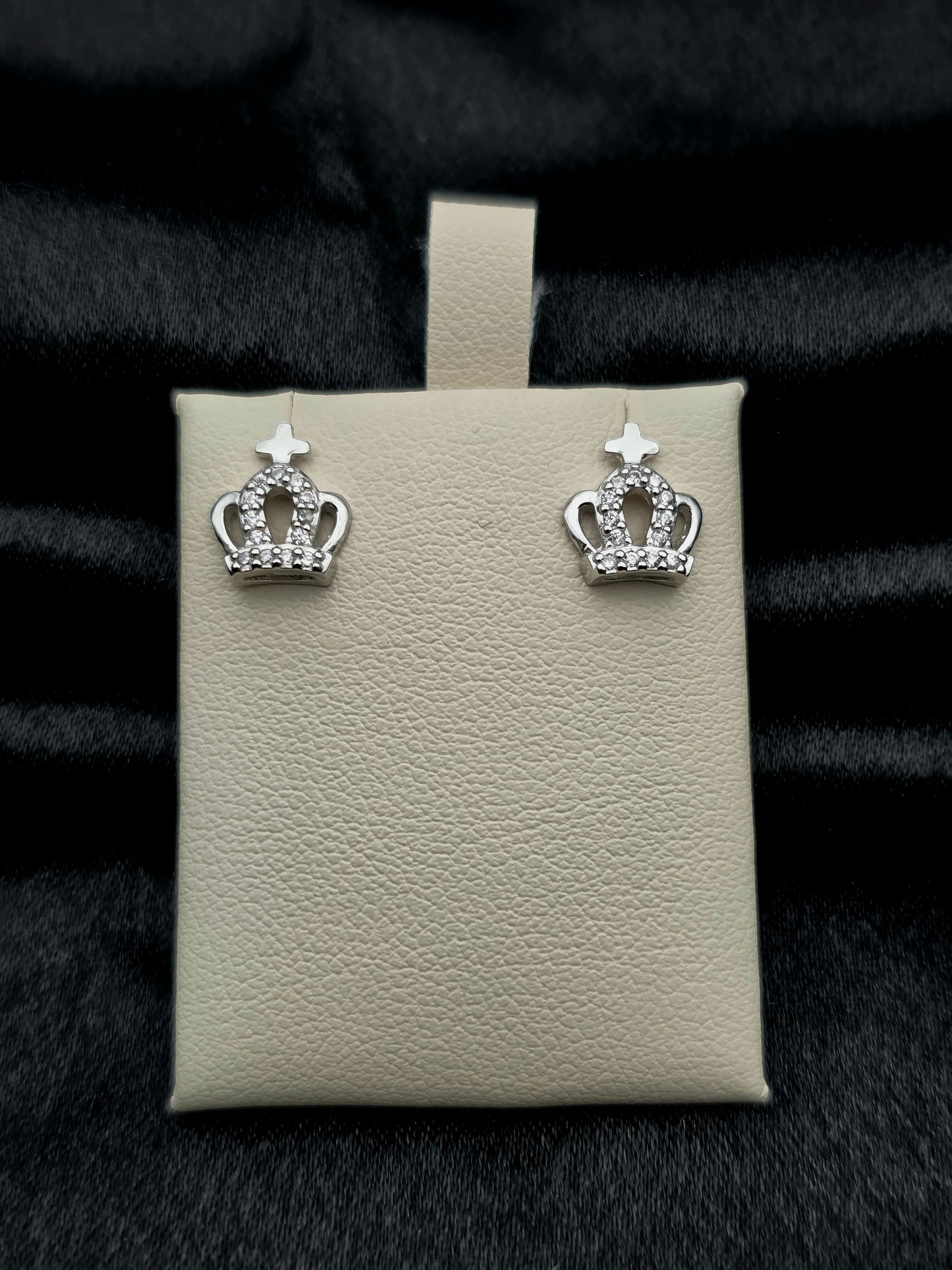 SILVER EAR STUDS GE391