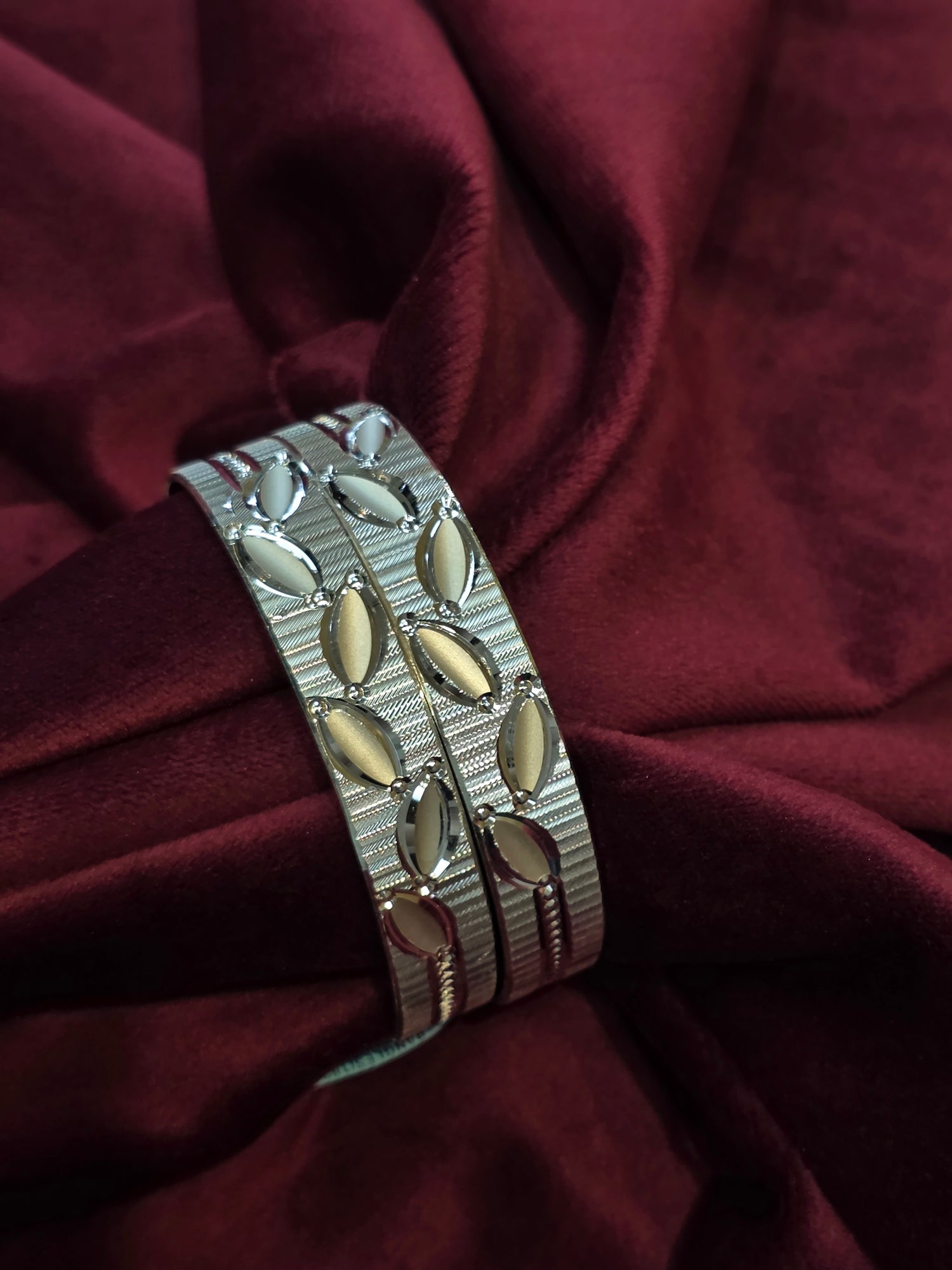 SILVER BANGLES 2.4IN LB002