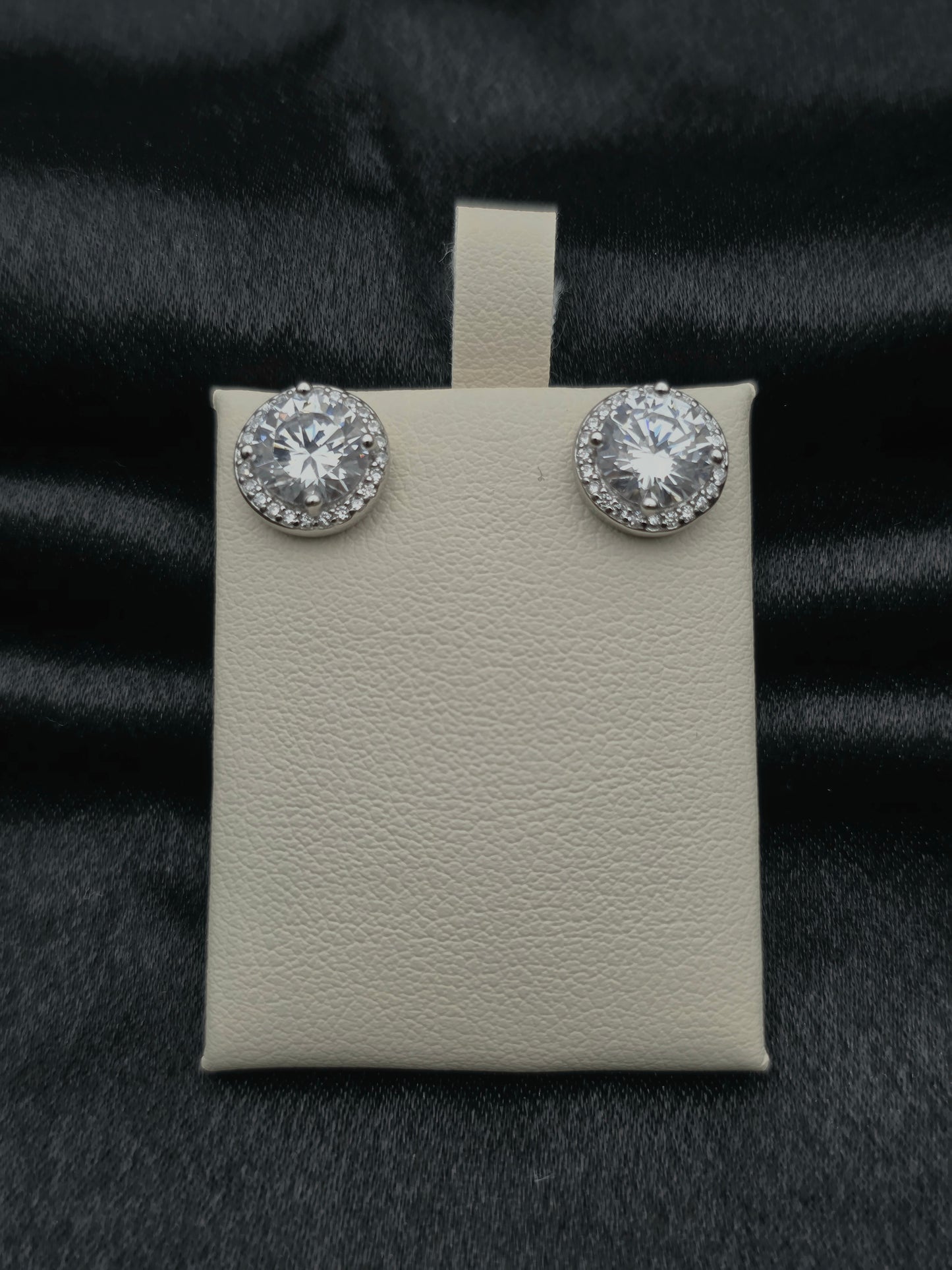 SILVER EAR STUDS GE428